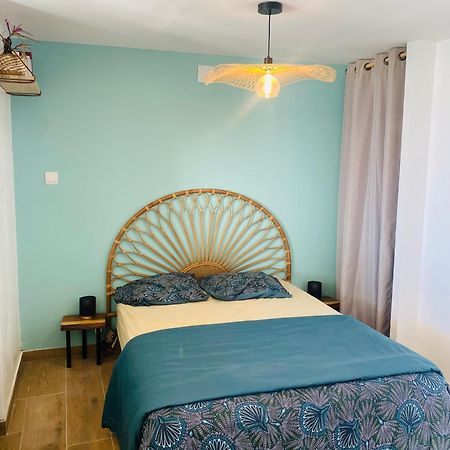 Apartmán Ti Kaz Azura Saint-Denis Exteriér fotografie